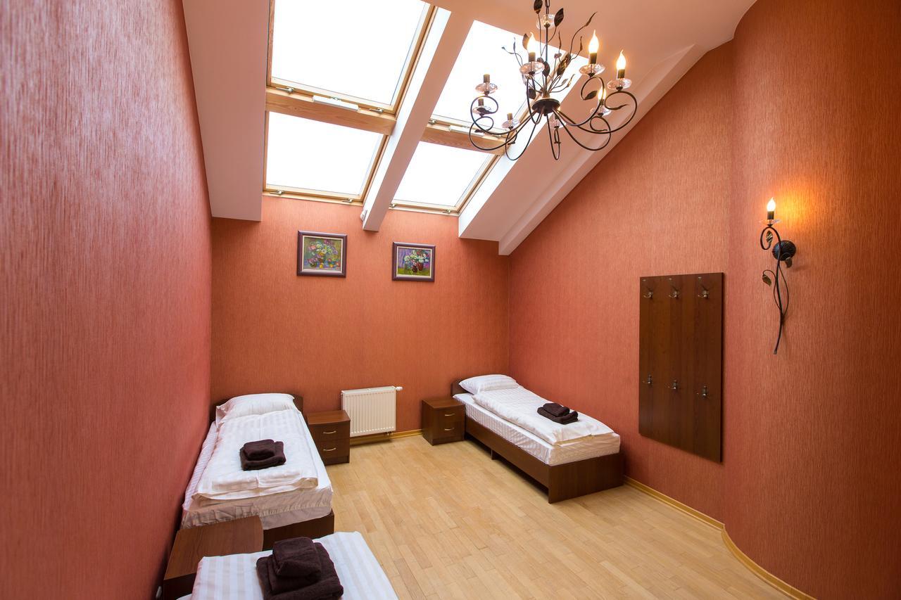 10 Rooms Lviv Exteriör bild
