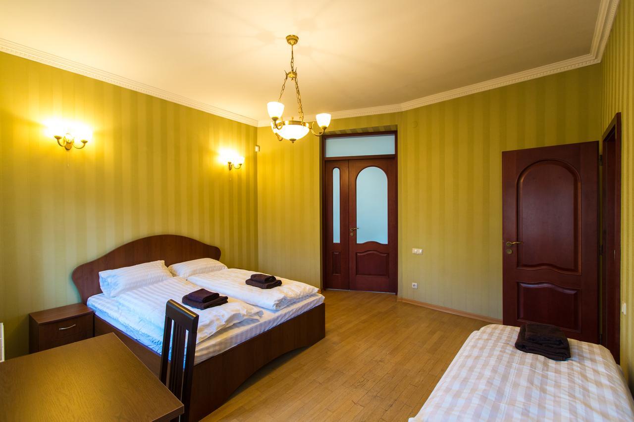 10 Rooms Lviv Exteriör bild