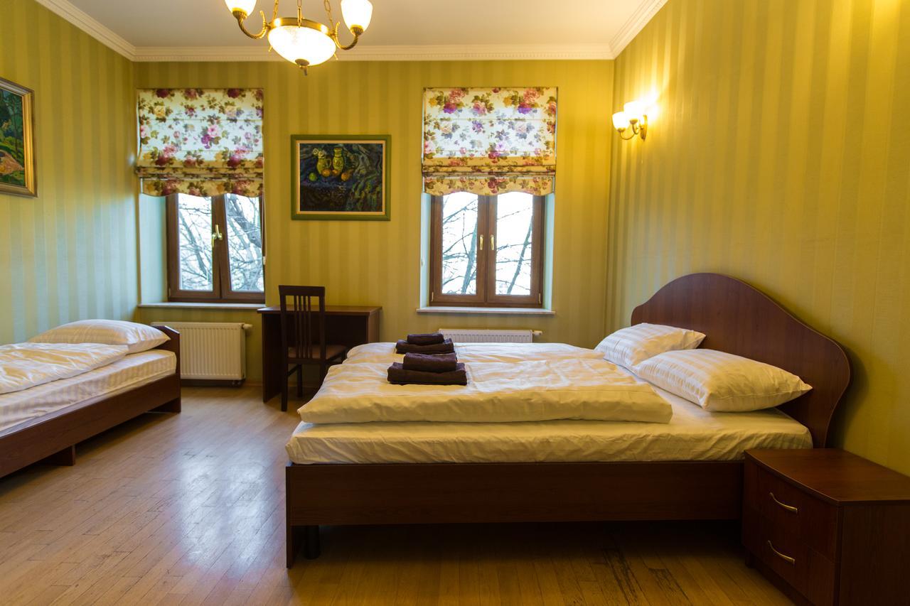10 Rooms Lviv Exteriör bild
