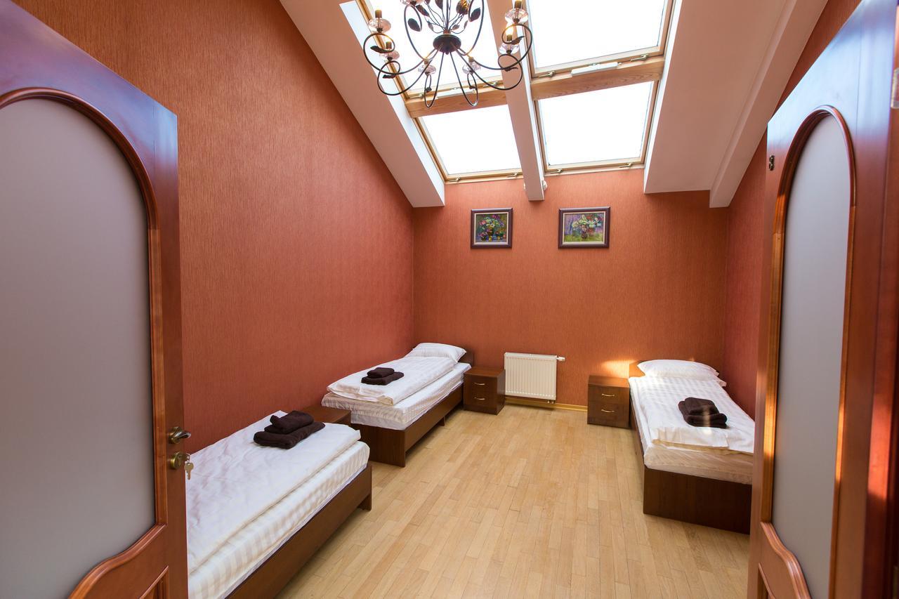 10 Rooms Lviv Exteriör bild