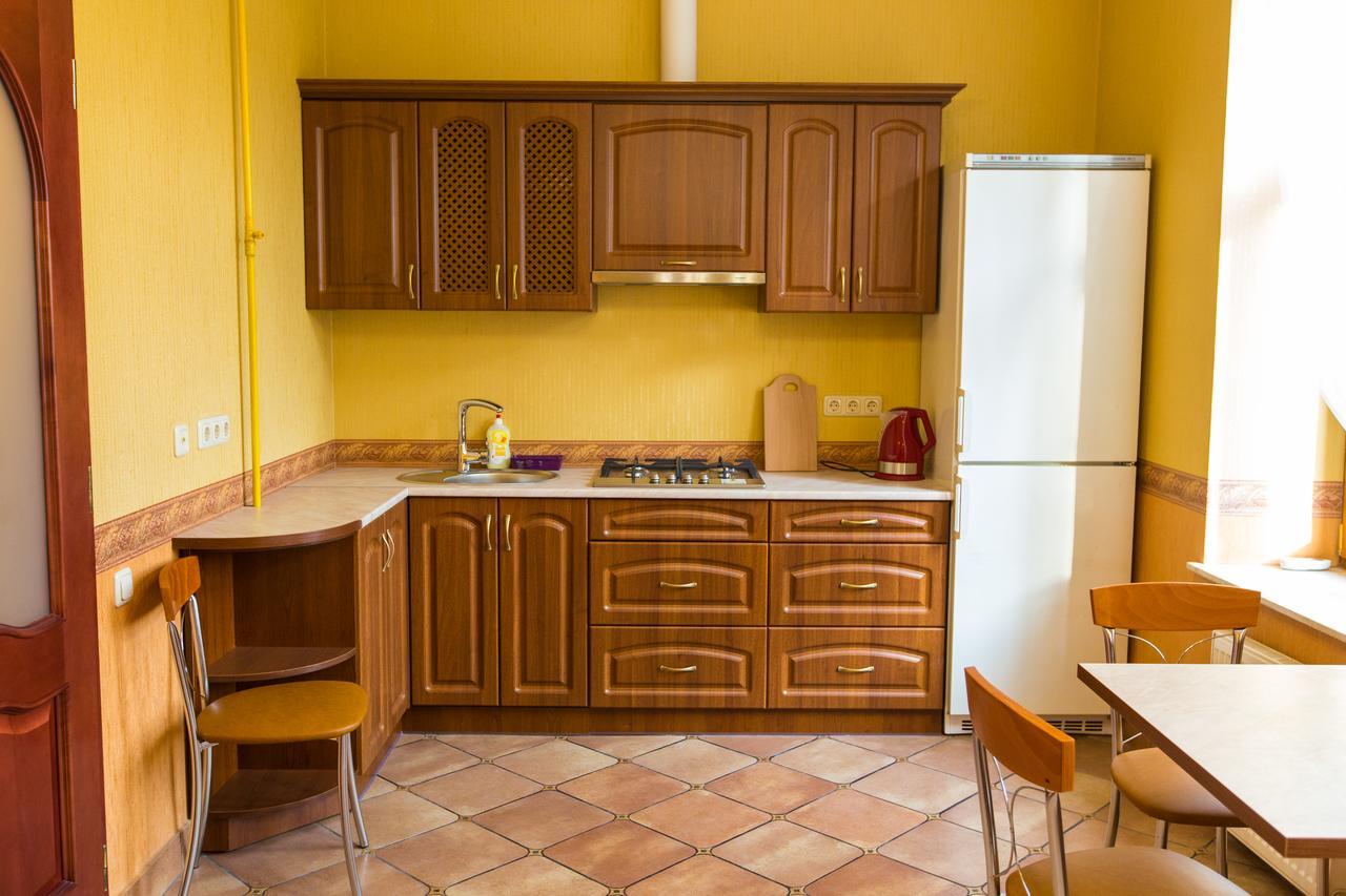 10 Rooms Lviv Exteriör bild